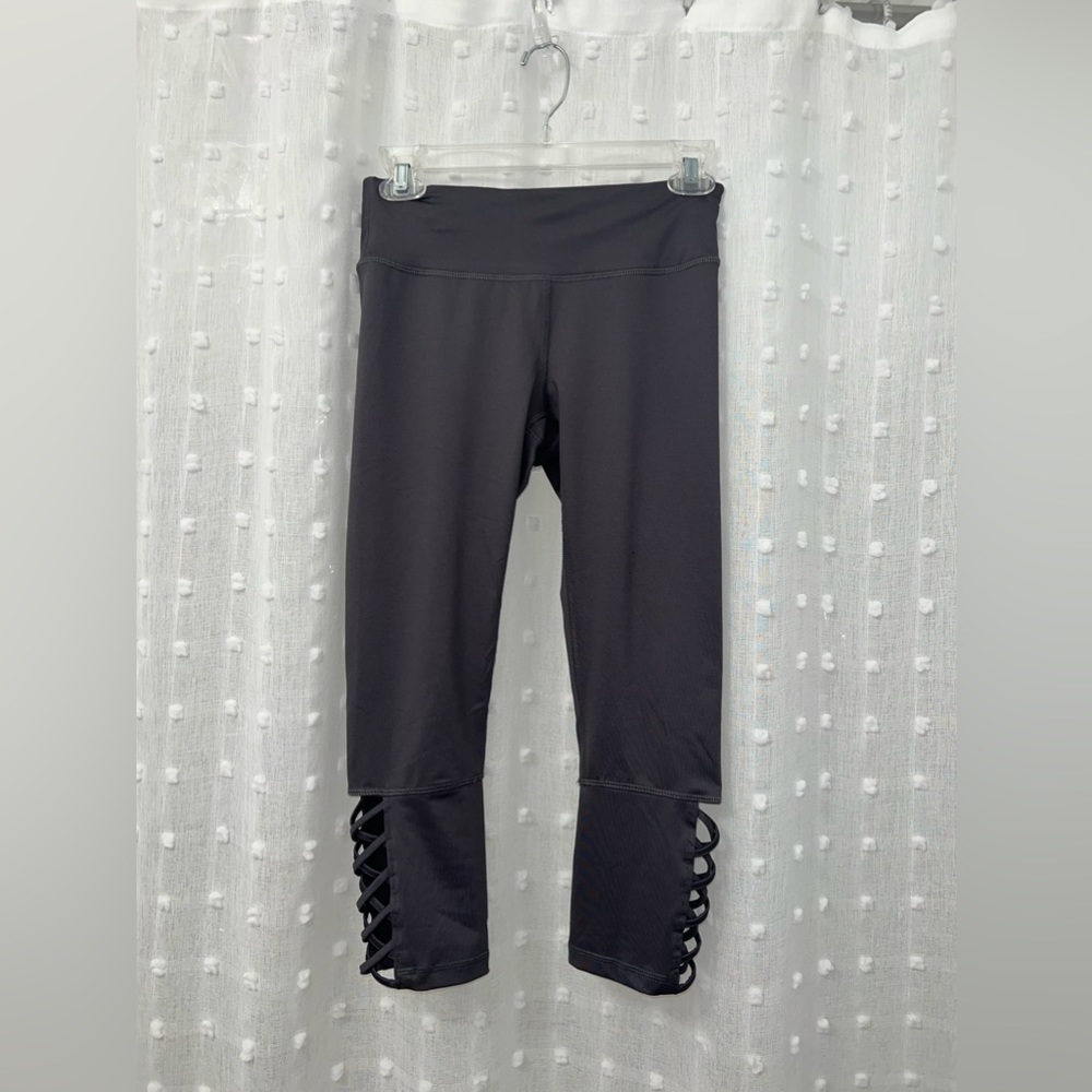 Charcoal gray cropped leggings